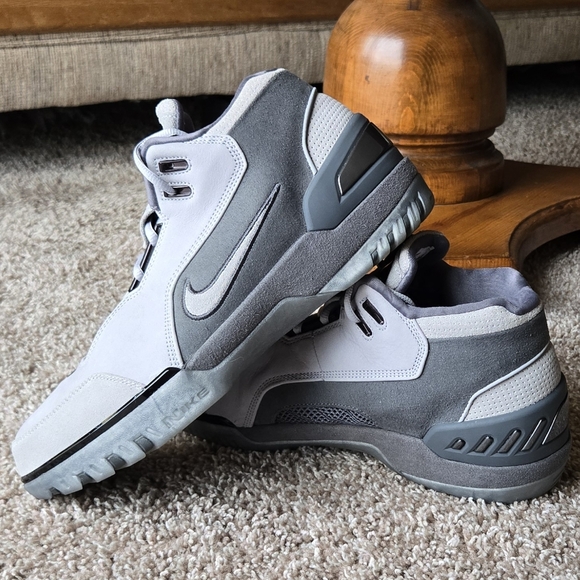 Lebron Zoom Generation 1 Retro Dark Grey - Picture 2 of 7